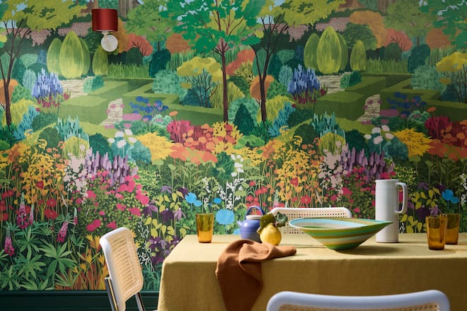 Eine farbenfrohe Parklandschaft lädt im Esszimmer zum Picknick ein.