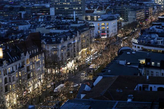 epa08057835 Christmas lights are seen along Kurfuerstendamm avenue in Berlin, Germany, 09 December 2019. Christmas markets and retail shops around town receive higher number of visitors during the Christmas season. EPA/FELIPE TRUEBA