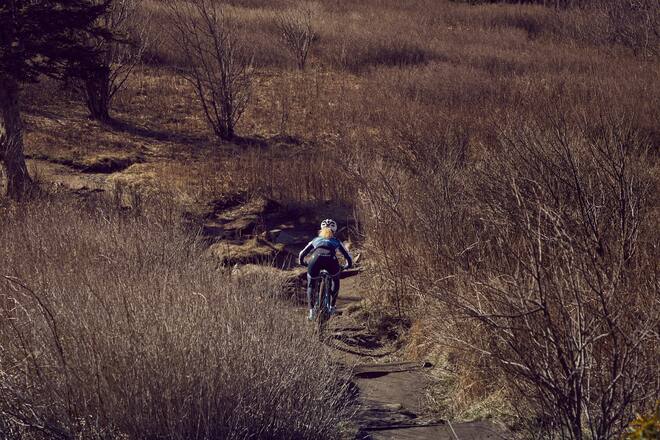 Jolanda in North Carolina Hair and Make up: Veronika Rabova Mountainbike März 2020 kurz vor dem Lockdown in den USA bei Ihrem Freund in Ashville, North Carolina, USA.