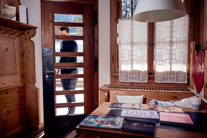 Urs Gredig, Fernsehmoderator, Gredig direkt, Ferienwohnung Davos, Hotel Meierhof, Davoser See, Davos, 2021, Fotos: Geri Born