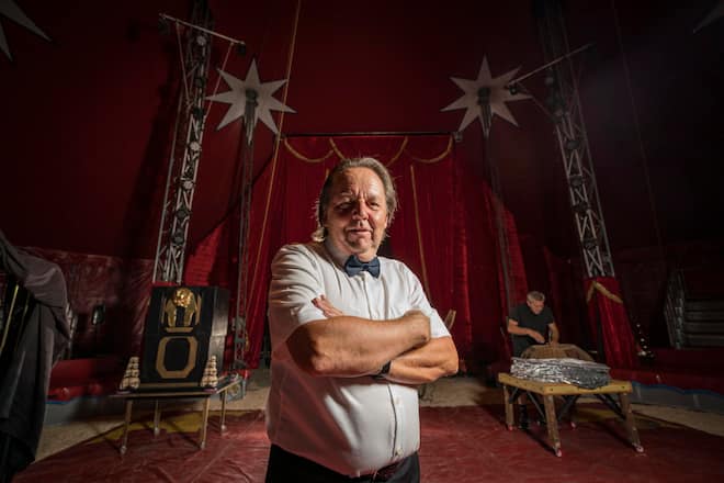 Foto: Joseph Khakshouri 05.08.2019 Bat Breu will es wissen. Er versucht es nochmals mit seinem Zirkus, diesmal ohne Tiere, denn er hat keine Bewilligung bekommen. Winterthur (ZH)