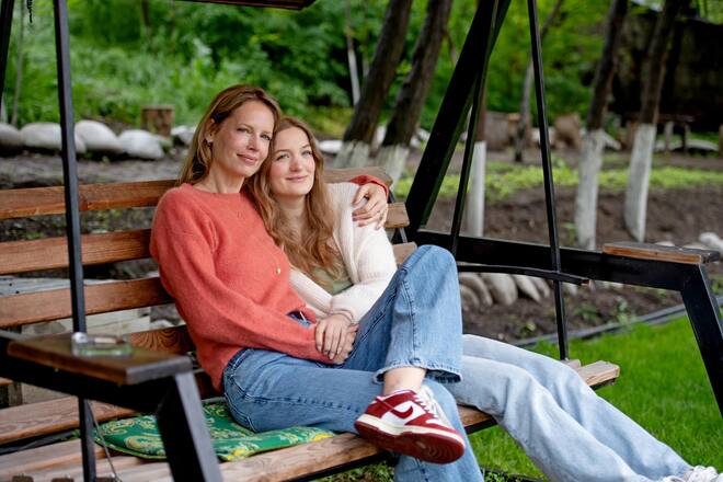 Reise mit Sarina und Felice Arnold nach Kirgistan, wo die Stiftung Zuversicht für Kinder in der Stadt Osh das Spital unterstützt. ©Corinne Glanzmann
