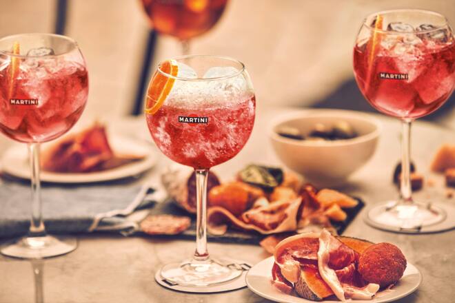 3 Sommerdrinks, die uns die Sonne ins Herz holen