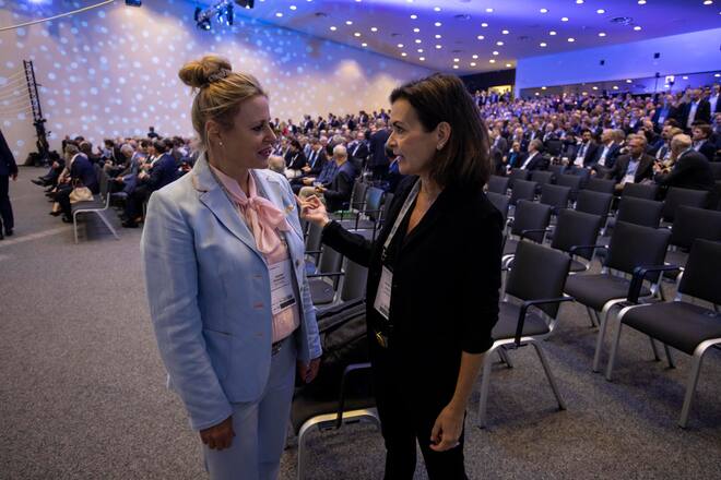 Brigitte Breisacher, Alpnachnorm; Nicole Loeb