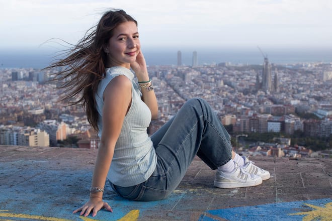 Portrait of Katarina Wälchli at her favorit spot El Carmel Bunker, taken on Wednesday 09th of October in Barcelona, Spain. (SCHWEIZER ILLUSTRIERTE/KEYSTONE/ Marta Pérez) 5. Schweiz Katarina Wälchli, 20, Studentin in Barcelona