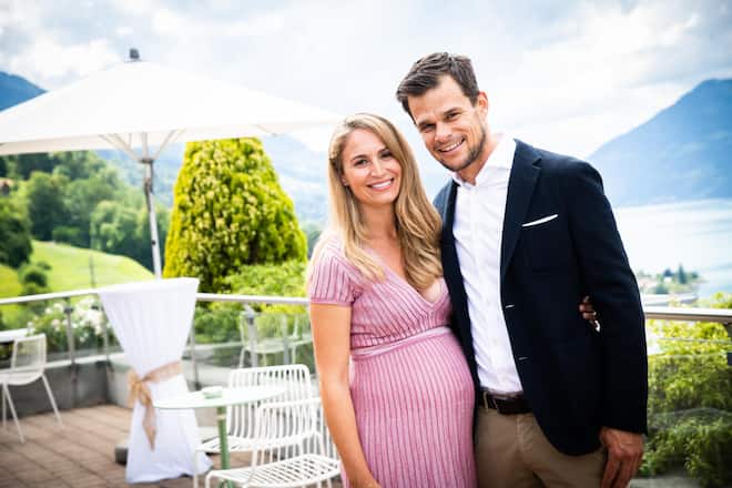 Patrick Küng mit Bianca in ihrem neuen Hotel 2021