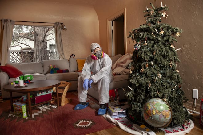 <p>Korinna Sehringers Quartier und ihr Wohnzimmer nach dem Feuer. Weg-zuziehen und das Haus zu verkaufen, würde einen hohen finanziellen Verlust bedeuten. «Das Haus ist meine Altersvorsorge», sagte Sehringer damals.</p>