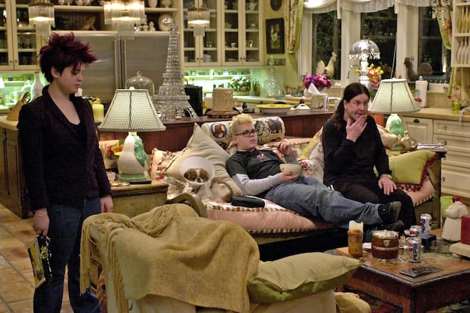 <p>Beim TV-Schauen: Ozzy Osbourne in der Doku-Soap «The Osbournes» von 2002 auf MTV.</p>