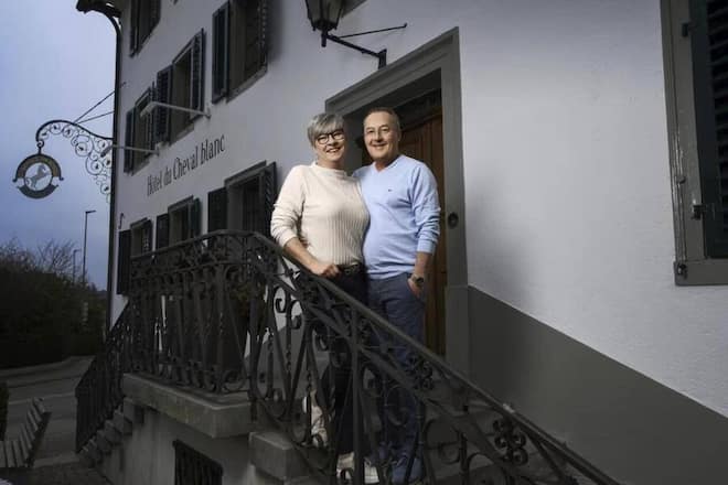 <p>Seit einem halben Jahr sind Regula Esposito und Fredy Bickel Beizer. Ab sofort führen sie das «Weisse Rössli» als Ehepaar. </p>