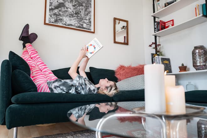 <p>Lara Stoll will sich vermehrt als Drehbuchautorin betätigen und liest Sachbücher, um sich weiterzuentwickeln.</p>