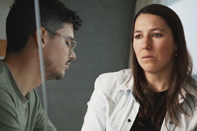 Emotionaler Einblick in die Familie Holdener: SRF zeigt den Dok-Streifen über die Geschwister Kevin und Wendy, die viel zu früh durch den Krebstod des 34-Jährigen getrennt wurden.