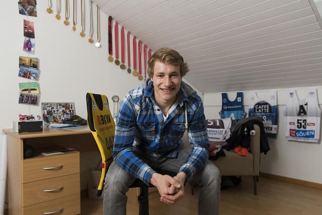Marco Odermatt 2018 in seinem Kinderzimmer in Buochs NW. Die SI hat ihn nach seinem Triumph bei der Junioren-WM erstmals besucht.