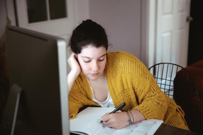 <p>Listen können Teenagern helfen, Struktur in ihren Alltag zu bringen. Sie können aber auch unter Druck setzen.</p>