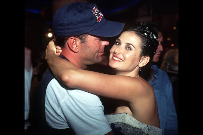 <p>Die erste Frau: Mit Demi Moore – hier 1994 bei der «Planet Hollywood»-Eröffnung in Las Vegas – ist Willis 13 Jahre verheiratet.</p>