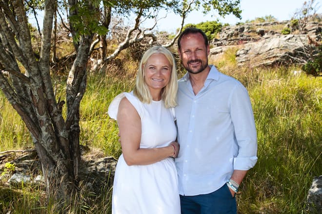 Geliebt: Seit fast 24 Jahren sind Mette-Marit und Haakon verheiratet. Er schwärmt: «Sie strahlt eine Kraft aus, die nicht so leicht zu übersehen ist.»