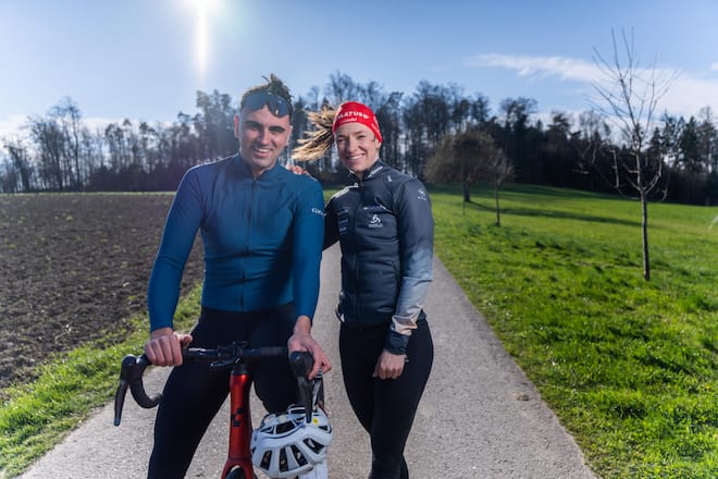 Sportliches Duo: Fazliu ist begeisterter Rennfahrer, Fähndrichs Velo ist grad beim Service.