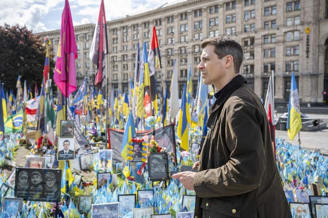 Der Majdan Nesaleschnosti in Kiew ist der Platz der Unabhängigkeit. Jede Flagge symbolisiert einen im Krieg getöteten Soldaten.
