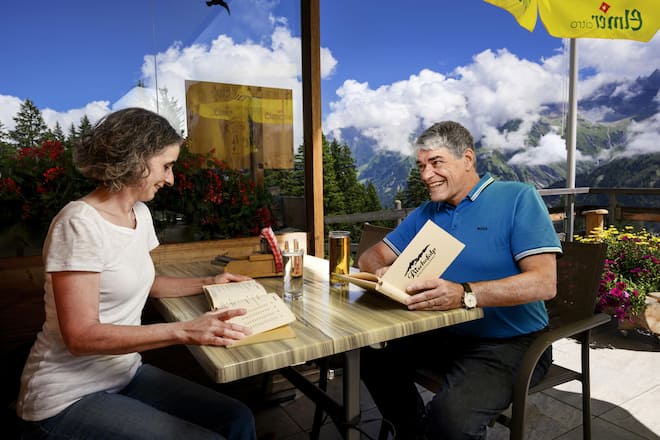 <p>Klare Sicht – und Hunger: Als Glarner geniesst Blumer natürlich ZigerHöreli mit Apfelmus.</p>