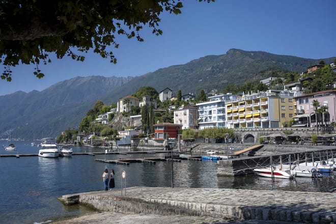 <p>Die Promenade am Lago Maggiore ist das Herzstück von Ascona. Einheimische und Touristen lieben aber auch die Hügel und Berge.</p>