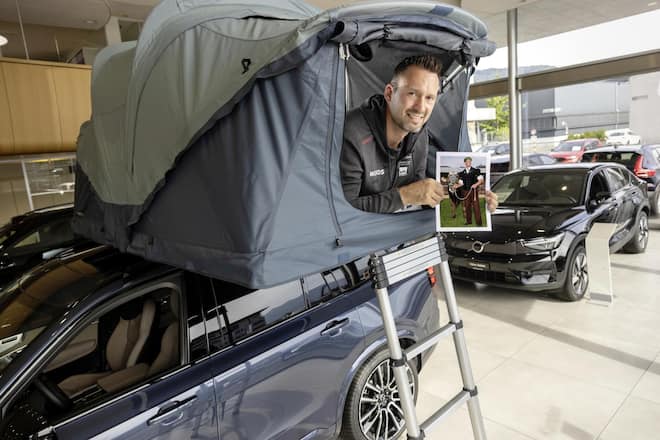 <p>Wenger Kilian arbeitet in einem 60-Prozent-Pensum als Verkäufer bei Volvo Cars in Steffisburg BE. Gelernt hat er Metzger, Zimmermann und technischer Kaufmann.</p>