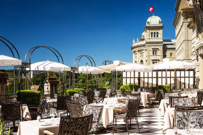 Terrasse des Bellevue Palace in Bern.