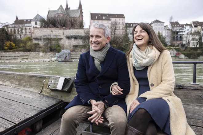 «Am Wochenende gehen wir oft spazieren», sagt Beat Jans auf der Rheinfähri in Basel.«Dazu kommt ein Family-Dinner», sagt Tracy Jans.
