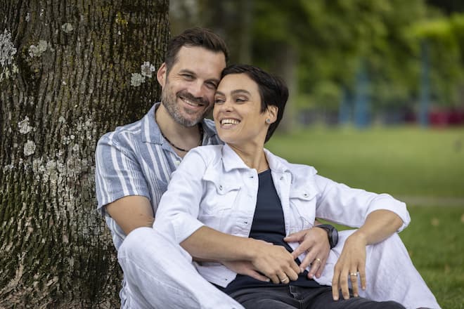 <p>Verliebt wie am ersten Tag: Seit fünf Jahren sind Nina Burri und Marco Desimoni ein Paar – im August 2024 haben sie sich das Jawort gegeben.</p>