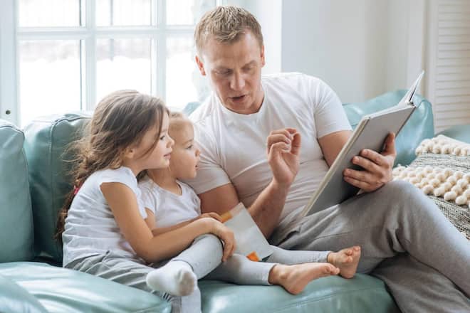 <p>Vorlesen ist gut für Kinder. Aber sind klassische Mörli zu blutrünstig? </p>