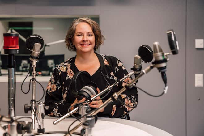 <p>Christina Scheidegger studierte Sozialwissenschaften in Fribourg. «In den Journalismus stieg ich beim Privatradio ein, als Wetterfee.»</p>