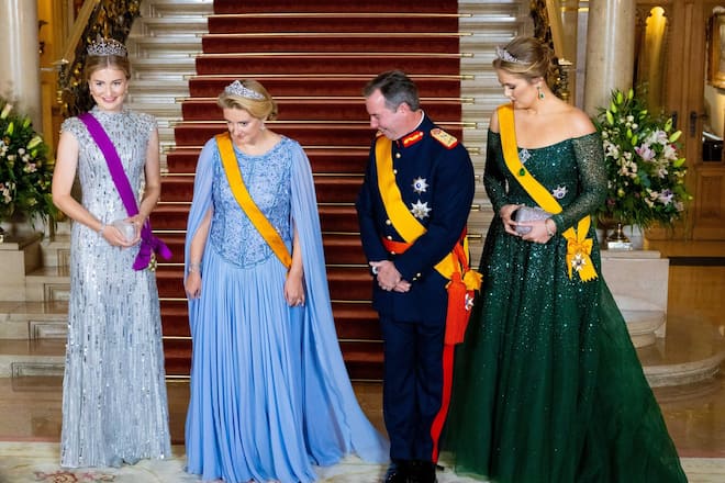 <p>Elegant: Elisabeth von Belgien, Stéphanie und Guillaume von Luxemburg und Amalia der Niederlande (v. l.).</p>