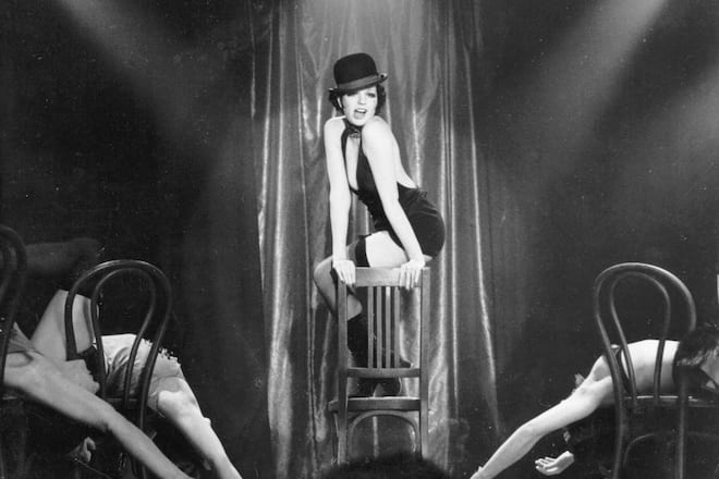 <p>Der Film «Cabaret» spielt in den verruchten Berliner Nachtklubs der 1930er-Jahre. Er machte Liza Minnelli berühmt und Strapse salonfähig.</p>