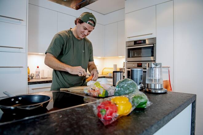 HS mit Jeremy Freiburghaus in Chur und Umgebung. Fotografiert am 19. Dezember 2023. Golfer, Golf Jeremy Freiburghaus. ©Corinne Glanzmann