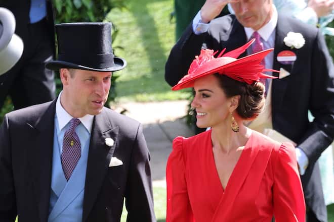Prinzessin Kate und Prinz William werfen sich am Royal Ascot verliebte Blicke zu.