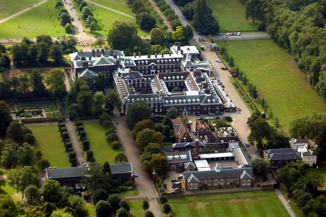 Aerial view of Kensington Palace, London. (FOTO: DUKAS/PA PHOTOS) Kate und William