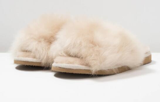 Hausschuhe aus Schafsleder