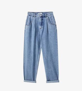 Pleated Jeans
