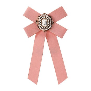 Broschen sind zurück auf dem Trendradar