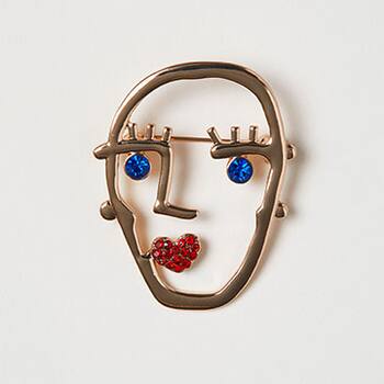 Broschen sind zurück auf dem Trendradar