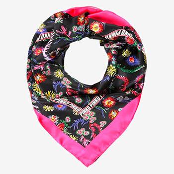 5 Arten, ein Foulard zu stylen