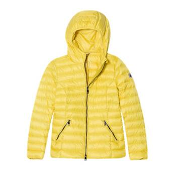 gelbe Daunenjacke