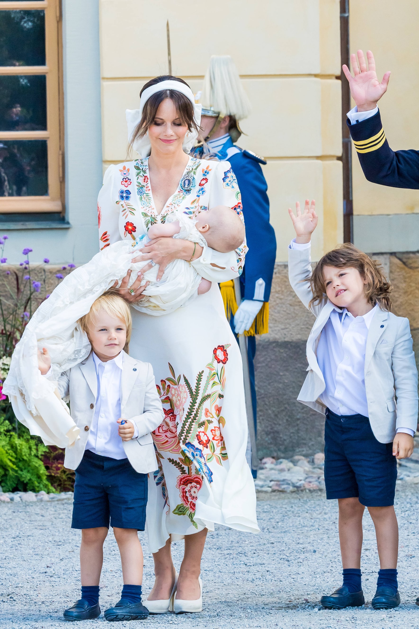 Prinzessin Sofia von Schweden mit Prinz Gabriel und Prinz Alexander an Prinz Julians Taufe